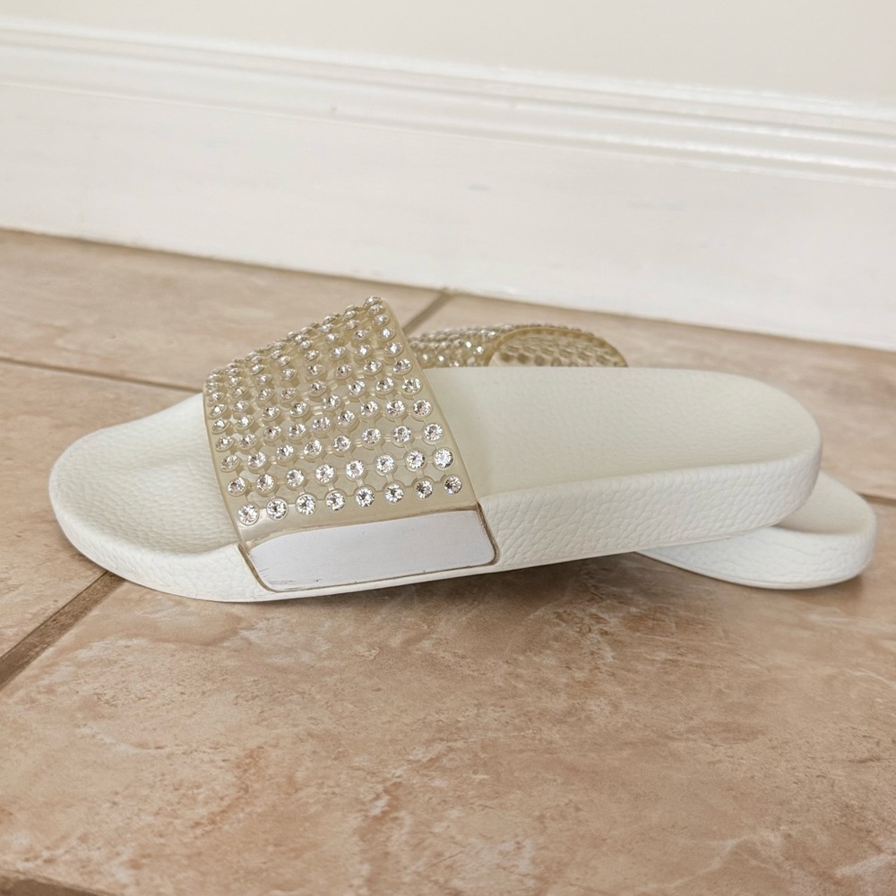 menghi flip flop